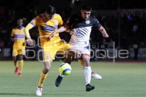 FÚTBOL . LOBOS BUAP VS TIGRES