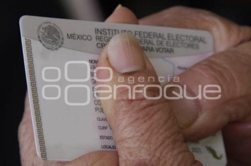 NUEVA CREDENCIAL PARA VOTAR . IFE