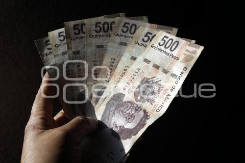 ECONOMÍA . DINERO
