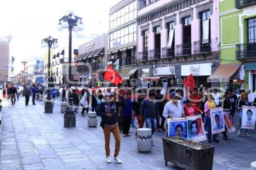 MANIFESTACIÓN  . AYOTZINAPA