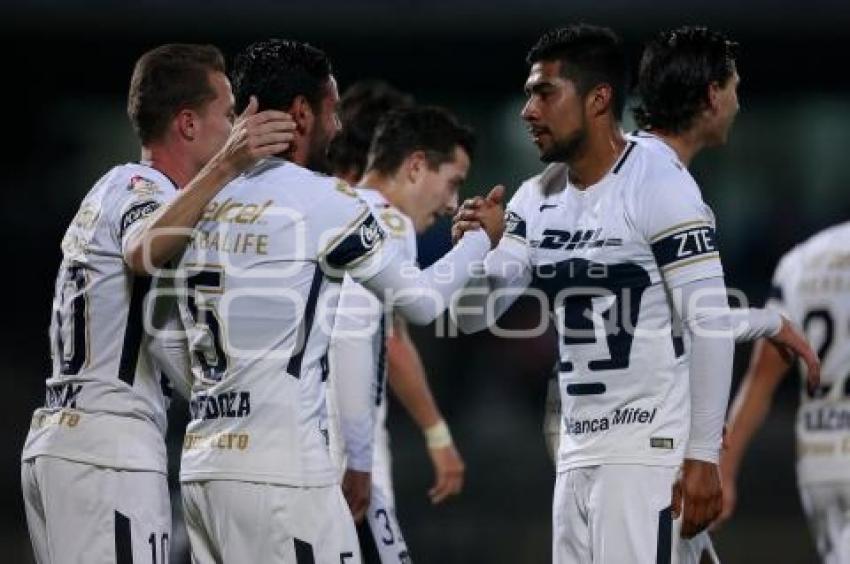 FÚTBOL . PUMAS VS LOBOS