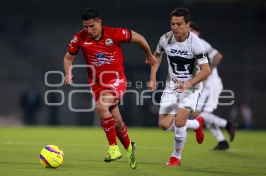 FÚTBOL . PUMAS VS LOBOS