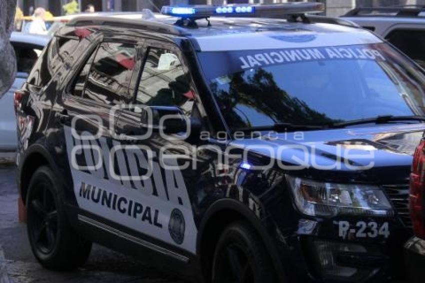 SEGURIDAD . POLICÍAS