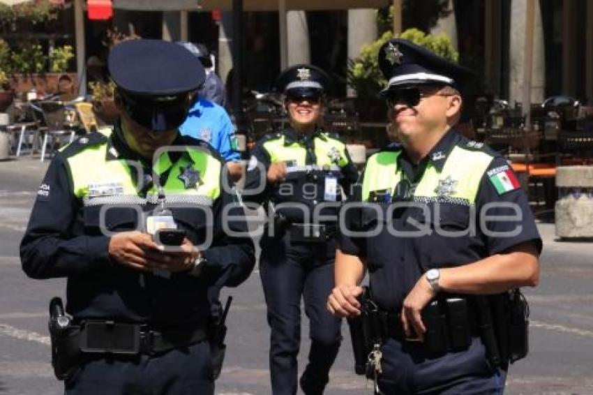 SEGURIDAD . POLICÍAS