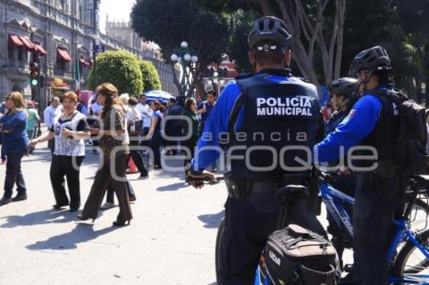 SEGURIDAD . POLICÍAS