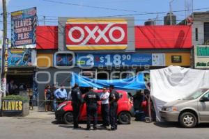 POLICÍA MUNICIPAL MUERTO . OXXO