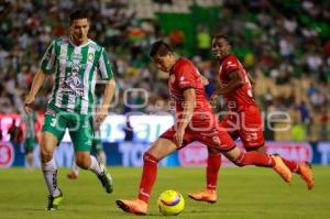 FÚTBOL . LEÓN VS LOBOS