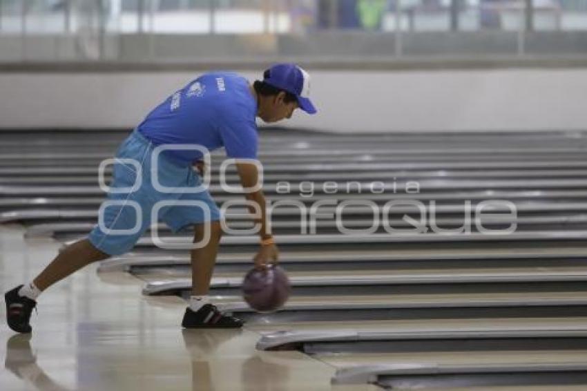 OLIMPIADAS ESPECIALES . BOLICHE