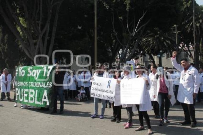 MANIFESTACIÓN . MÉDICOS