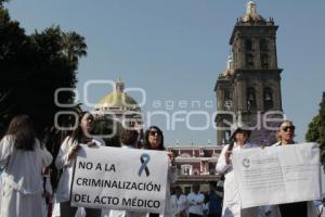 MANIFESTACIÓN . MÉDICOS