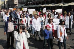 MANIFESTACIÓN . MÉDICOS