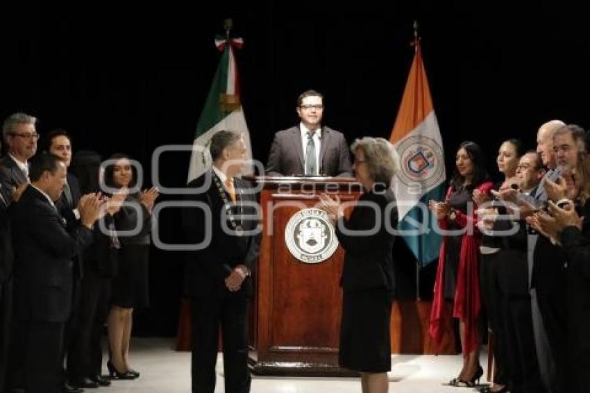 UDLAP . INVESTIDURA RECTOR
