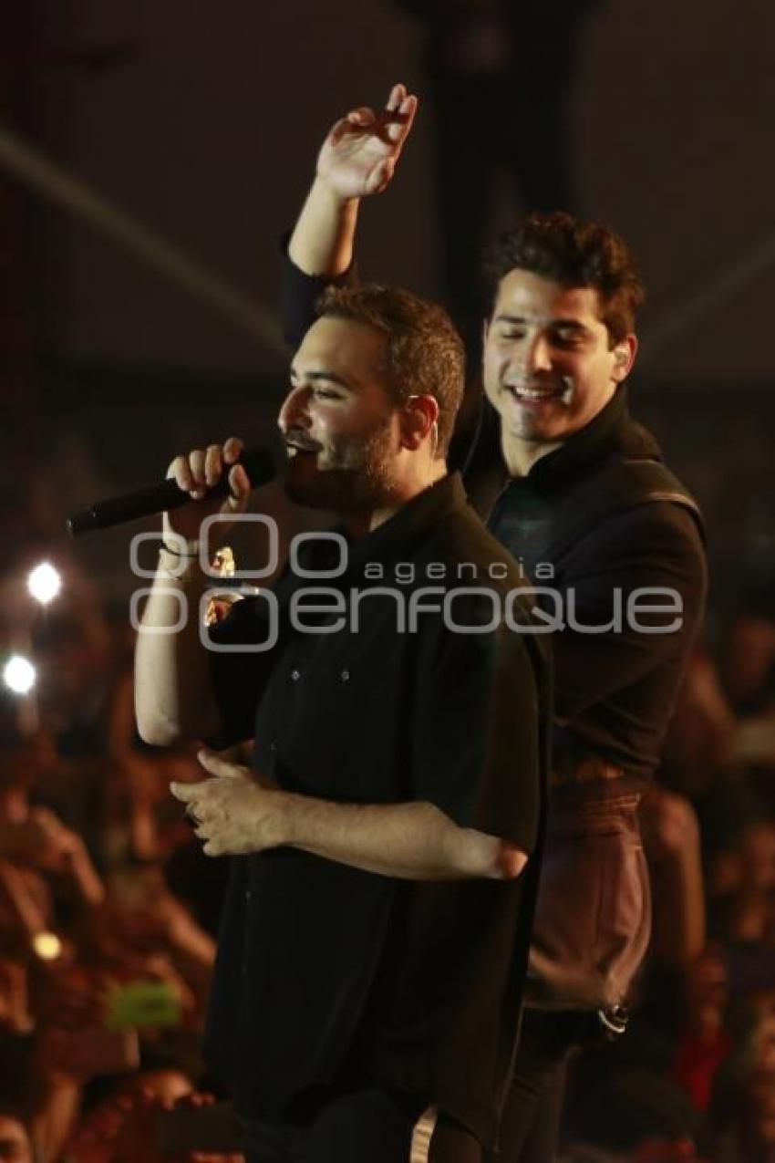 FERIA DE PUEBLA . REIK