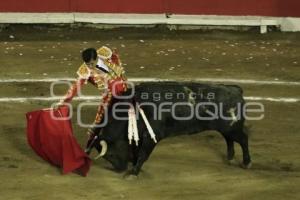 TOROS . PRIMERA CORRIDA