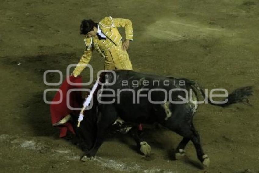 TOROS . PRIMERA CORRIDA