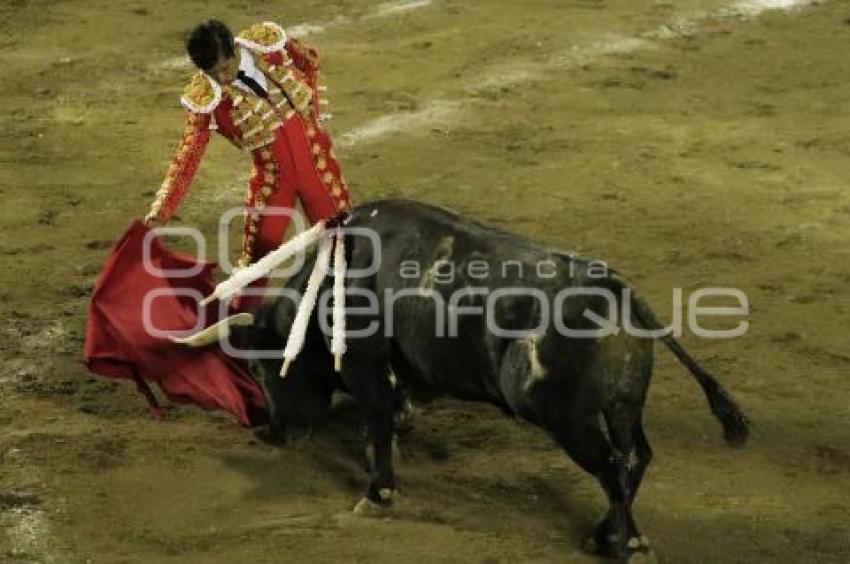 TOROS . PRIMERA CORRIDA