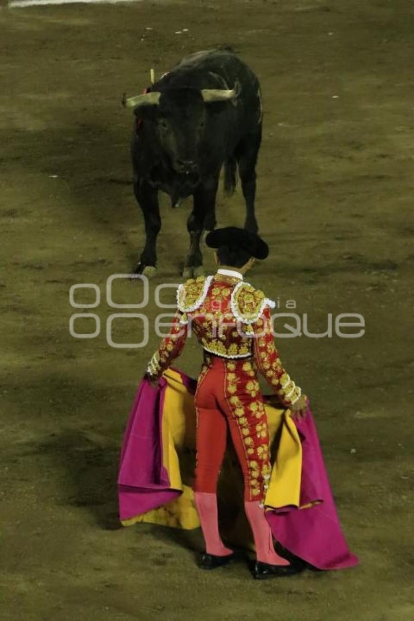 TOROS . PRIMERA CORRIDA