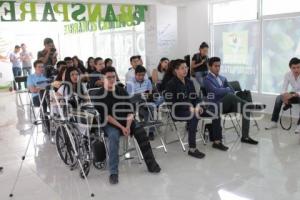 CASA DE CAMPAÑA . NORMA PIMENTEL