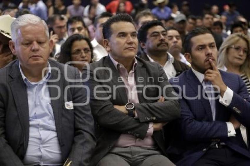 COMPROMISO POR PUEBLA . ENTREGA CONSTANCIAS