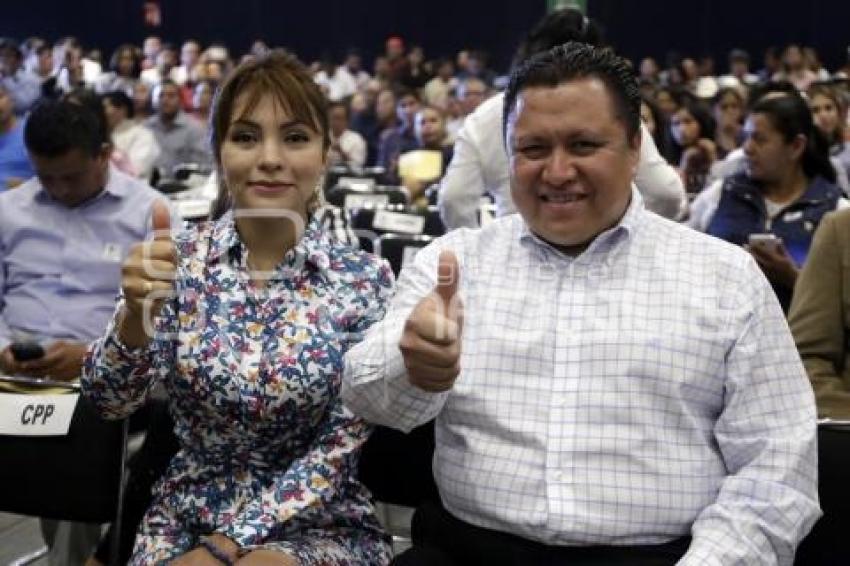 COMPROMISO POR PUEBLA .  ENTREGA CONSTANCIAS