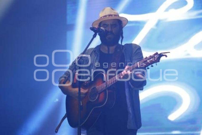 FERIA DE PUEBLA . LOS CLAXONS