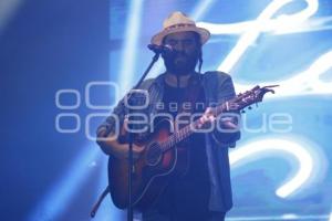 FERIA DE PUEBLA . LOS CLAXONS