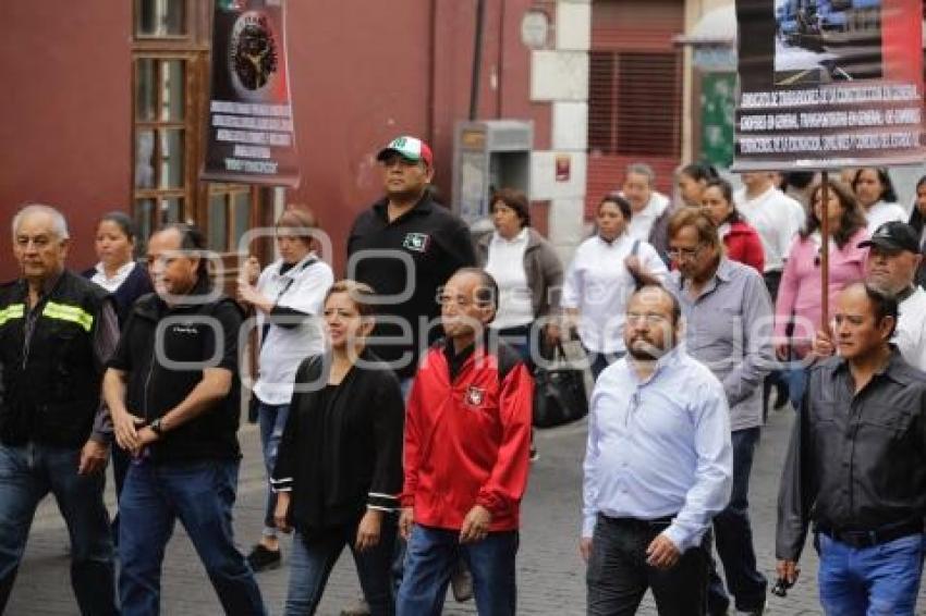 DÍA DEL TRABAJO . DESFILE