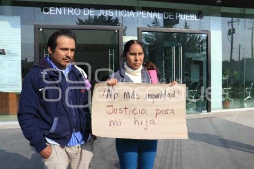DENUNCIA JUSTICIA PARA SU HIJA