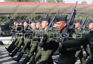 PASE DE REVISTA . XXV ZONA MILITAR