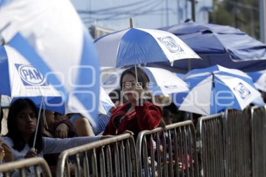 DESFILE 5 DE MAYO . PROPAGANDA POLITICA