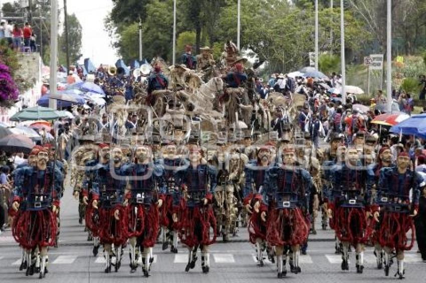 DESFILE 5 DE MAYO