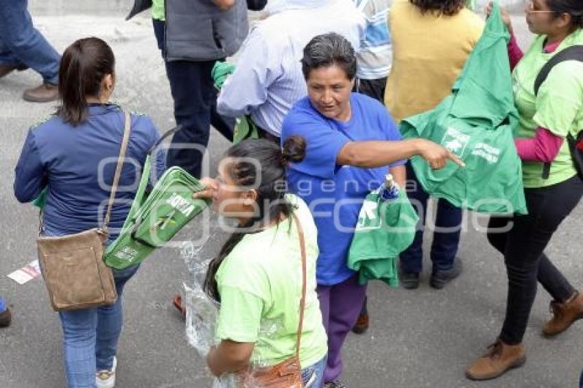 DESFILE 5 DE MAYO . PROPAGANDA POLITICA