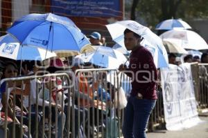 DESFILE 5 DE MAYO . PROPAGANDA POLITICA