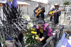 DÍA DE LAS MADRES . PANTEÓN