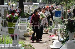 DÍA DE LAS MADRES . PANTEÓN