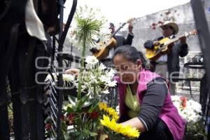 DÍA DE LAS MADRES . PANTEÓN