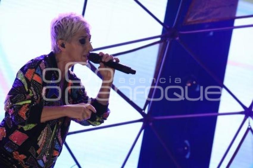 FORO ARTÍSTICO . ANA TORROJA