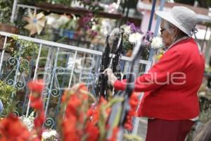 DÍA DE LAS MADRES . PANTEÓN