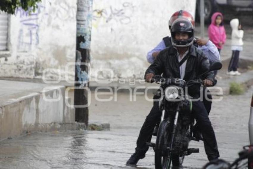 LLUVIA . ACATLÁN DE OSORIO