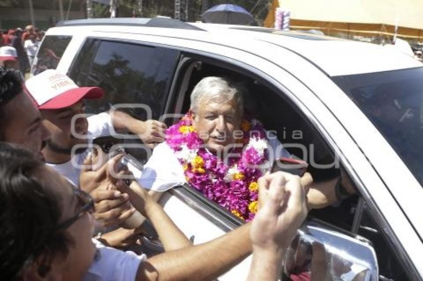 AMLO . ZACATLÁN