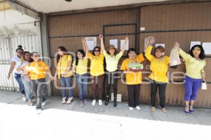 MUJERES PERREDISTAS . ENTREGA DE KIT
