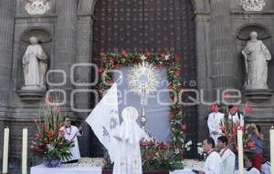 PROCESIÓN . CORPUS CHRISTI