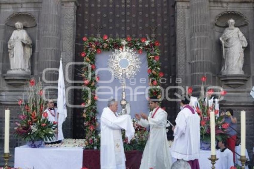 PROCESIÓN . CORPUS CHRISTI