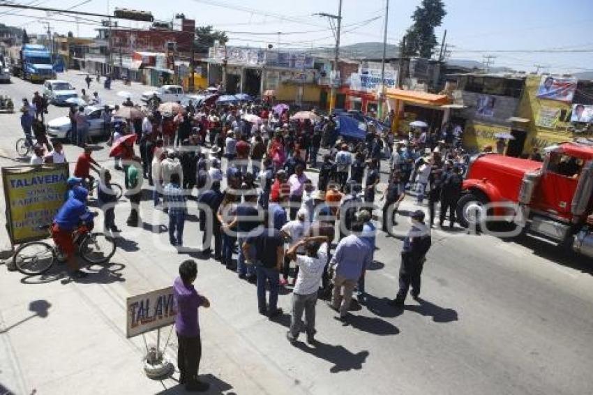 BLOQUEO CARRETERA TEHUACÁN