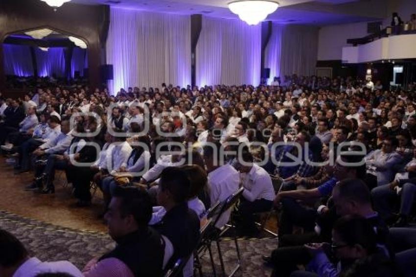 DEBATE . POR PUEBLA AL FRENTE