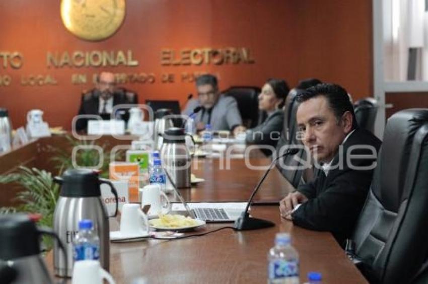 INE . SESIÓN EXTRAORDINARIA