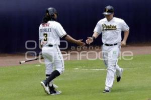 BÉISBOL . PERICOS VS LOBOS BUAP