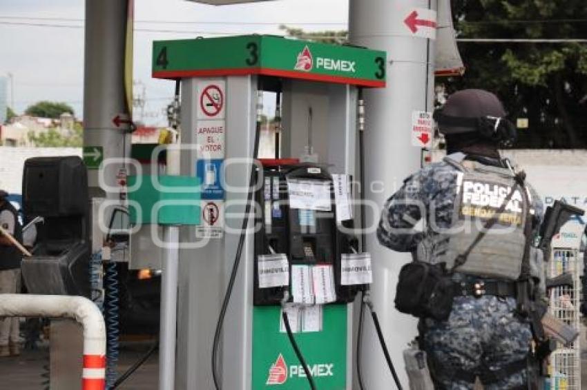 GASOLINERA PEMEX . LA LIBERTAD