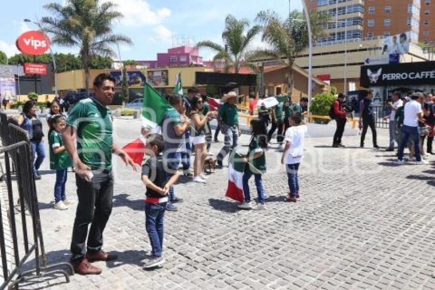 FESTEJO . MÉXICO VS SUECIA