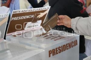 ELECCIONES . CASILLAS